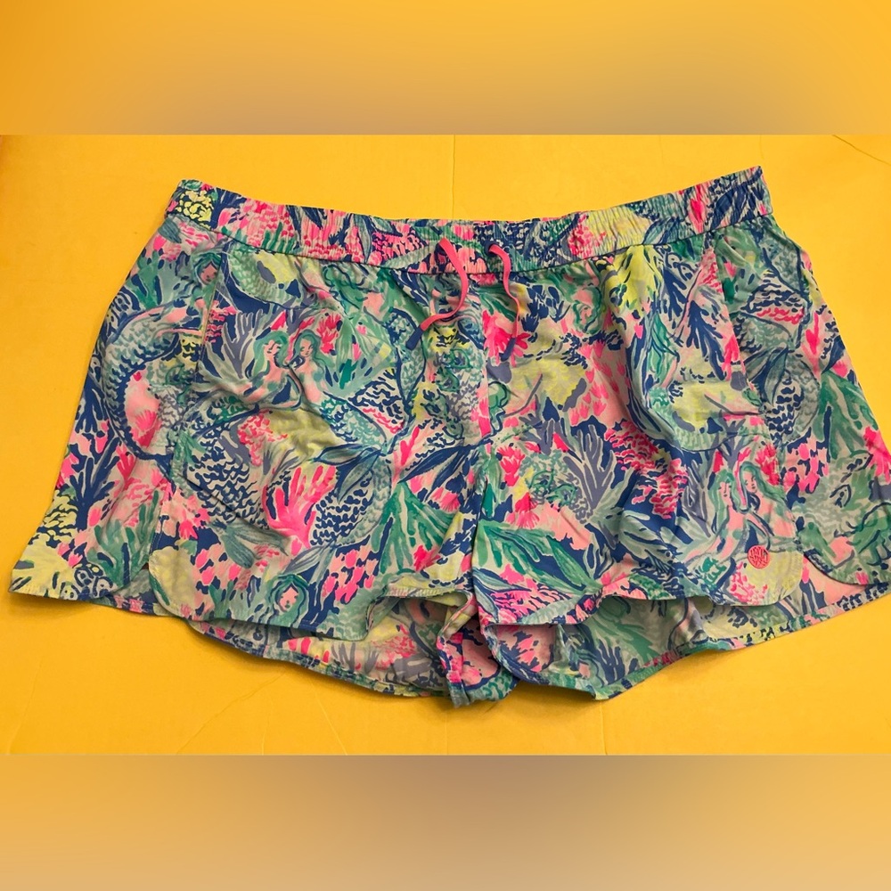 Lilly Pulitzer Luxletic Run Around Shorts sz XL Mermaid Cove